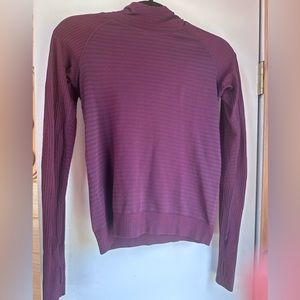 Lululemon Running Shirt w/Hoodie (fitted)